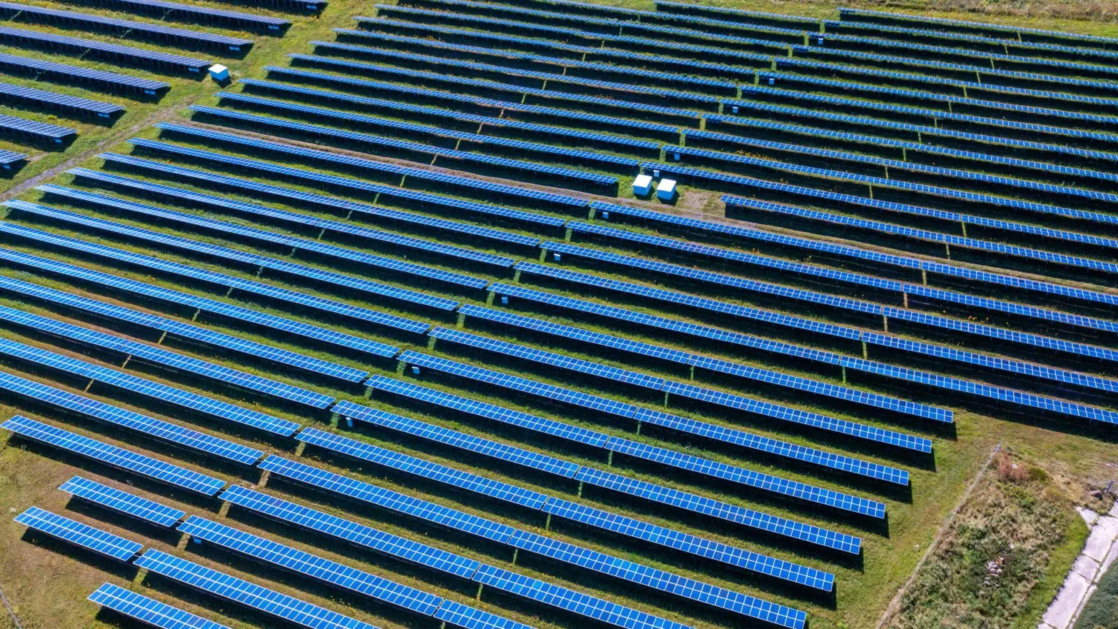 Wo sollen Photovoltaikanlagen noch gefördert werden und wie stark? (Symbolbild) (Foto: Jens Büttner/dpa)