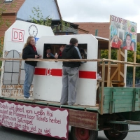 Auch in diesem Jahr greift die Ortsjugend so manches Missgeschick auf. (Foto: Helmut Meixner)