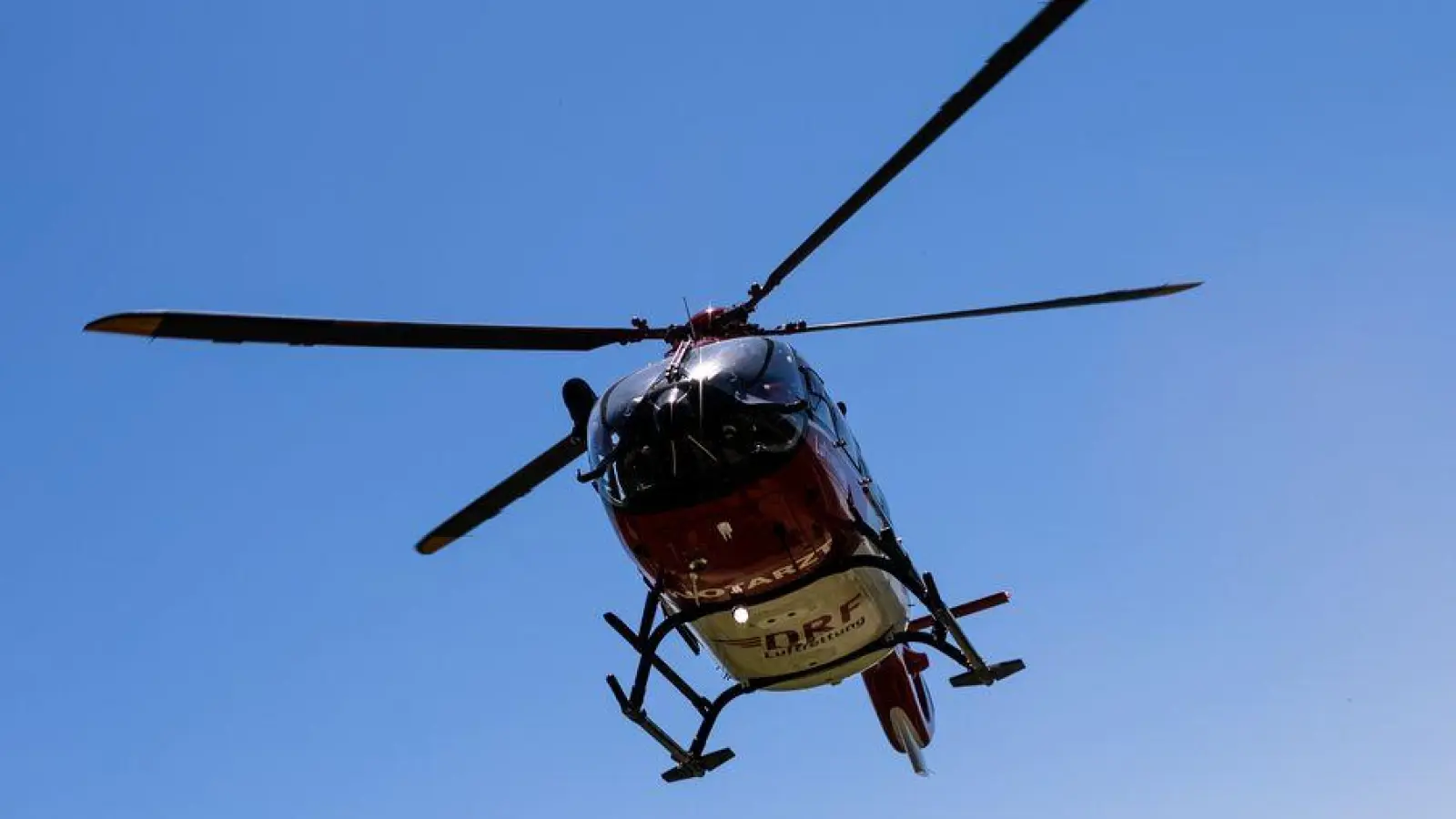 Ein Rettungshubschrauber rückte am Unfalltag aus. (Symbolbild) (Foto: Philipp von Ditfurth/dpa)