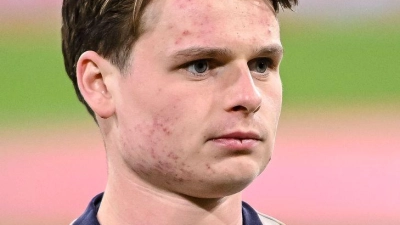 Jonas Urbig konnte nach seiner Gehirnerschütterung wieder trainieren. (Archivbild) (Foto: Harry Langer/dpa)