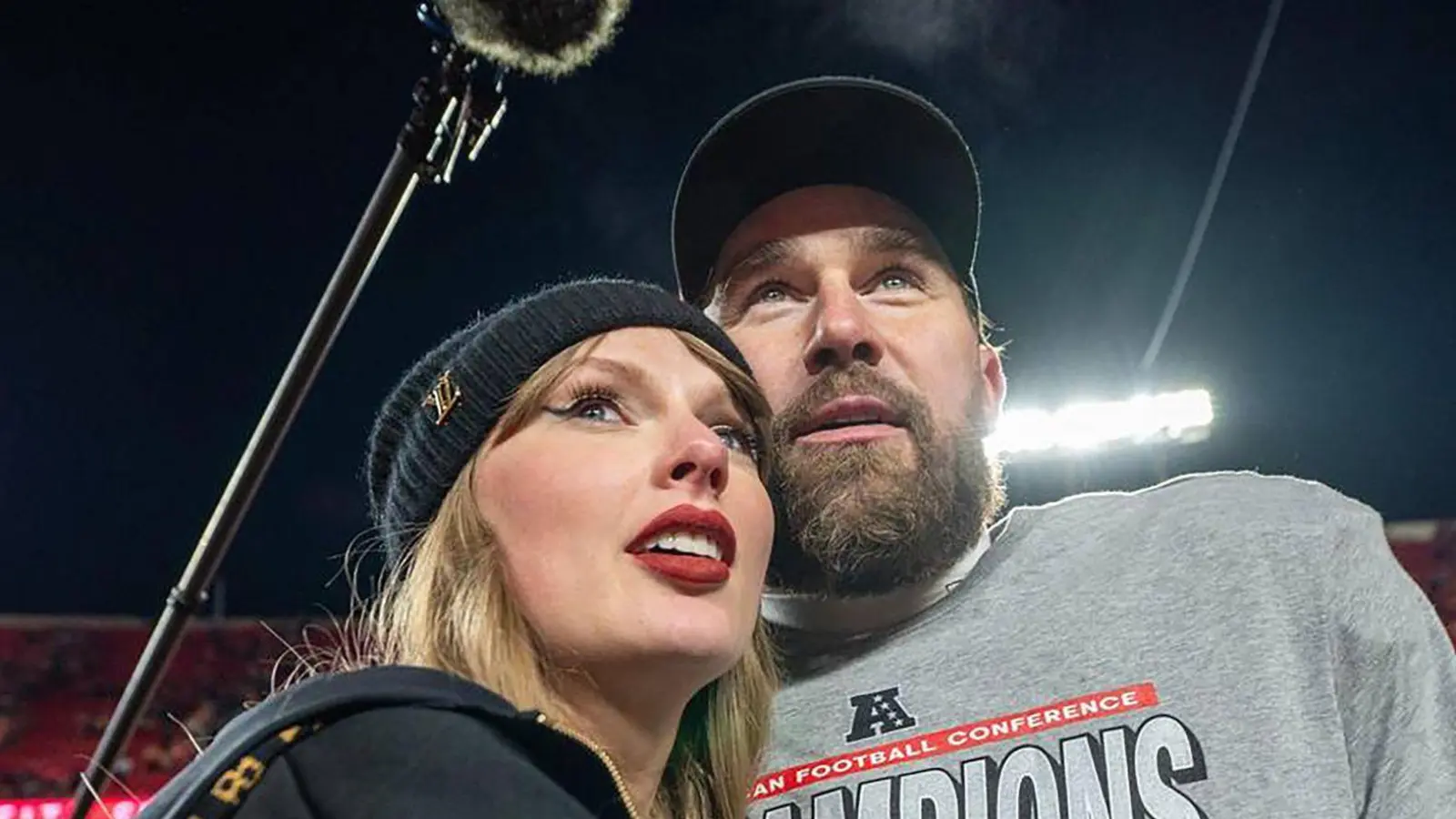 Popstar Taylor Swift und Football-Profi Travis Kelce sind verlobt. (Archivbild)  (Foto: Emily Curiel/Ecuriel@kcstar.Com/TNS via ZUMA Press Wire/dpa)