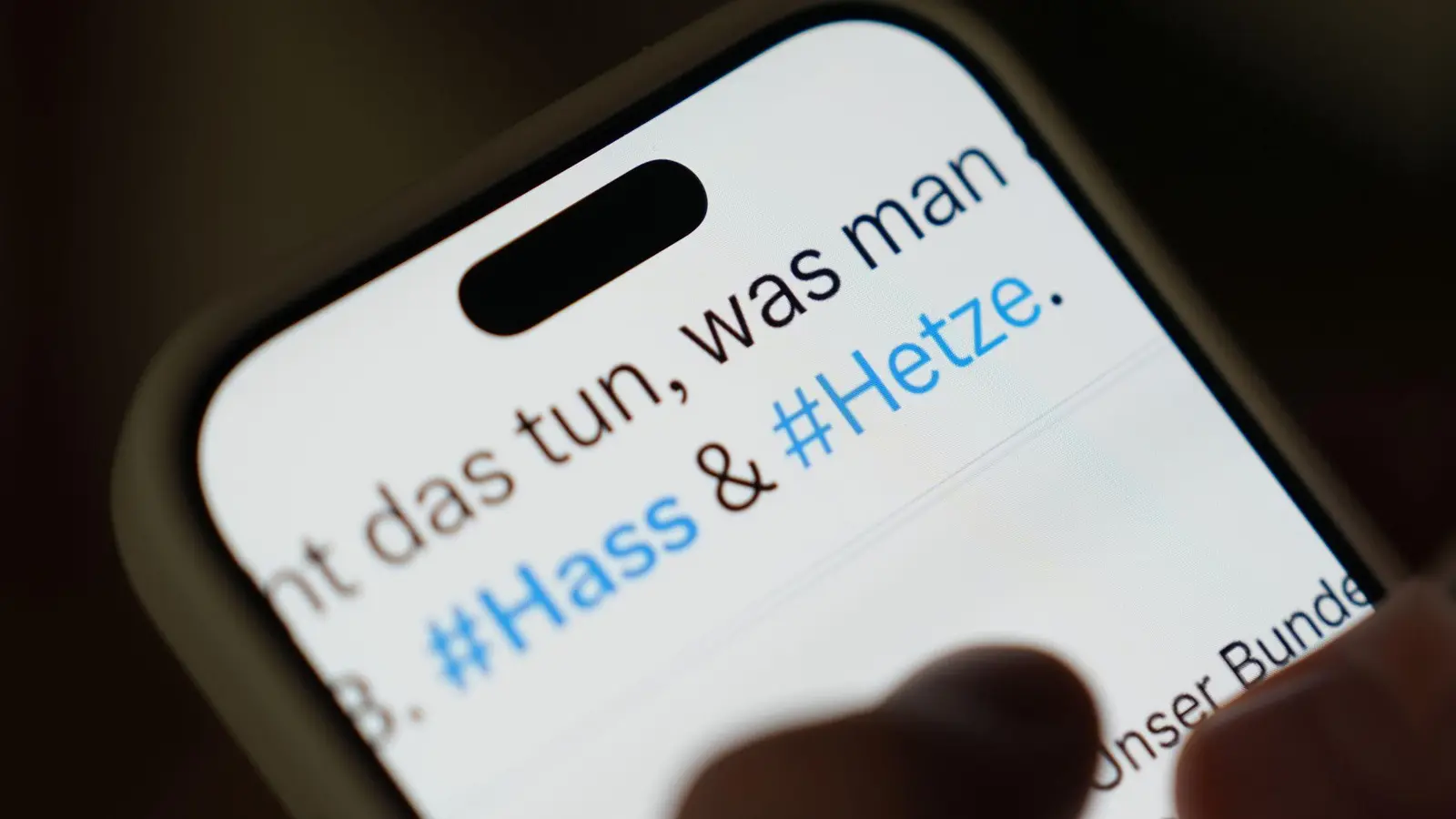 Im vergangenen Jahr prüfte Bayerns Medienaufsicht mehr als 10.000 Fälle strafbarer Inhalte im Netz. (Symbolbild) (Foto: Marcus Brandt/dpa)