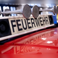 Die Feuerwehr hat den brennenden Sattelzug auf der A72 gelöscht. (Symbolbild) (Foto: Sven Hoppe/dpa)