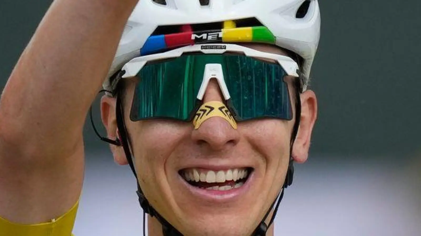 Tadej Pogacar gewinnt bereits seine vierte Etappe bei der Tour 2026. (Foto: Mosa'ab Elshamy/AP/dpa)