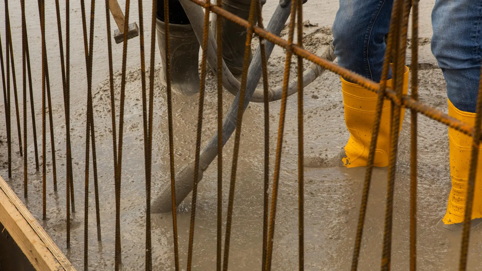 Bei dem Bau des Mehrfamilienhauses in Eyb ist so einiges nicht ganz rundgelaufen. Sogar der Rückbau des Gebäudes stand vor Gericht zur Disposition. (Symbolfoto: Evi Lemberger)