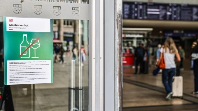 Im Hauptbahnhof Köln besteht bereits ein Alkoholverbot. (Foto: Oliver Berg/dpa)