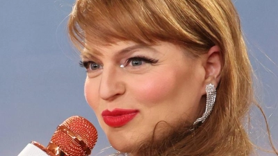 Katharina Schulze ist die künftige Trägerin des Schlappmaulordens - hier ist sie verkleidet als Taylor Swift. (Archivbild)  (Foto: Karl-Josef Hildenbrand/dpa)