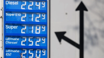 Die Spritpreise sind nach oben geschnellt. (Foto: Robert Michael/dpa)