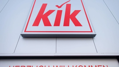 Kik betreibt in 14 Ländern rund 4.200 Filialen. Die meisten arbeiten profitabel, sagt das Unternehmen. Die unrentablen sollen geschlossen werden. (Symbolbild) (Foto: Guido Kirchner/dpa)