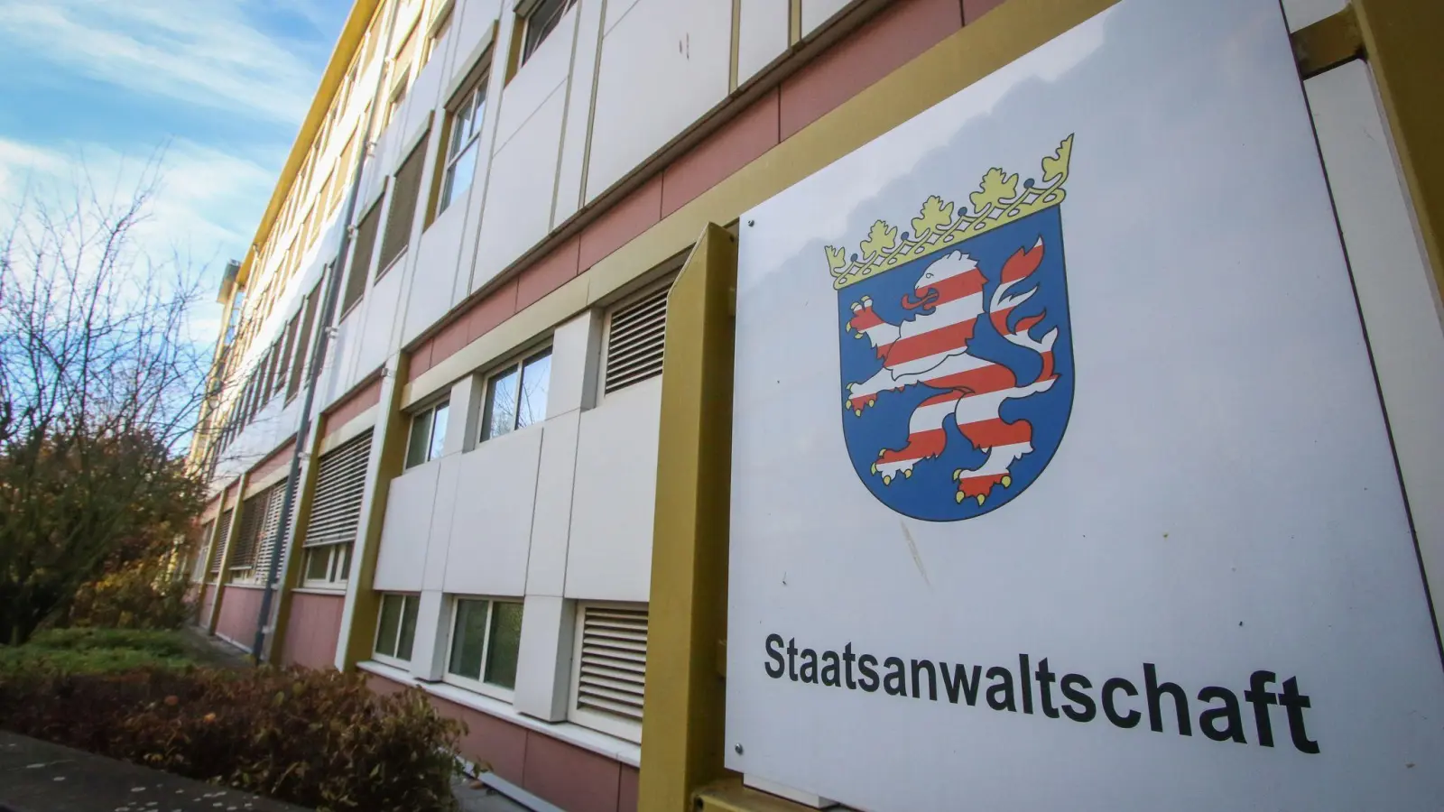 Ein Kita-Erzieher, der während seiner Arbeit sechs Jungen im Alter von etwa vier Jahren missbraucht und kinderpornographische Inhalte hergestellt haben soll, ist in Untersuchungshaft genommen worden. (Foto Archiv)  (Foto: Nadine Weigel/dpa/dpa)