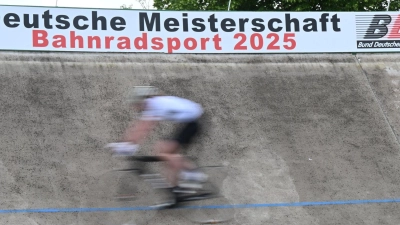 Beim Keirin hat sich ein schwerer Unfall ereignet, die Meisterschaften wurden abgebrochen. (Foto: Bernd Weißbrod/dpa)