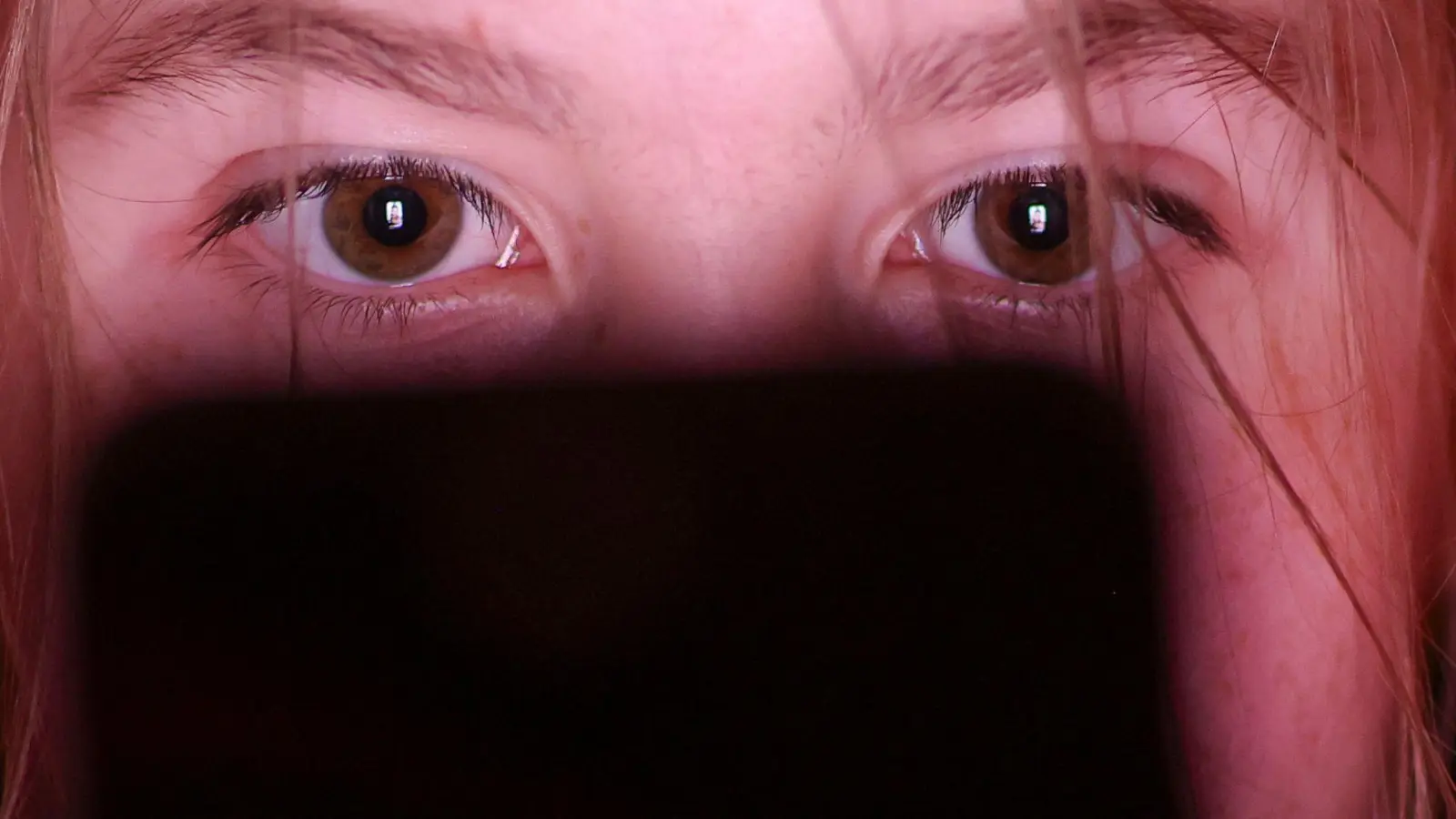In vielen Haushalten in Deutschland gibt es kaum Regeln für die Social-Media-Nutzung von Kindern und Jugendlichen.  (Foto: Jan Woitas/dpa)