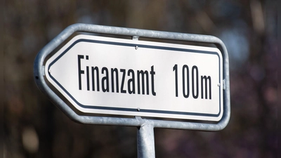 Bei der Einkommensteuer soll sich einiges ändern. (Illustration) (Foto: Soeren Stache/dpa-Zentralbild/dpa)