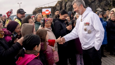 Royaler Besuch auf größter Insel der Erde: Dänemarks König Frederik X. ist in dieser Woche in Grönland zu Gast. (Foto: Ida Marie Odgaard/Ritzau Scanpix Foto via AP/dpa)