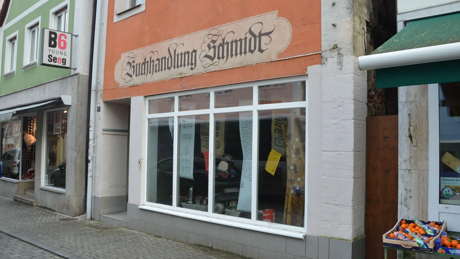 Hier in der Bamberger Straße 3 war bis vor etwas über einem Jahr die „echte” Buchhandlung Schmidt zu Hause – nun soll hier ein Lese- und Begegnungscafé entstehen.  (Foto: Patrick Lauer )