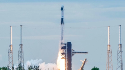 Die Astronauten brachen vom Weltraumbahnhof Cape Canaveral im US-Bundesstaat Florida zur ISS auf. (Foto: John Raoux/AP/dpa)