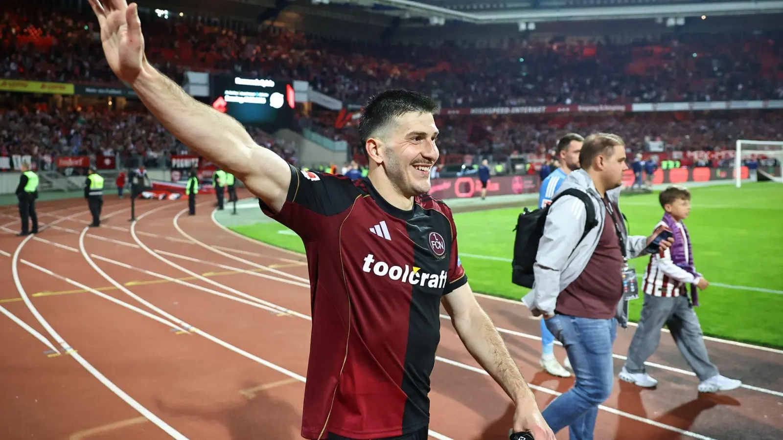 Tschüss Nürnberg: Luka Lotschoschwili wechselt nach Köln. (Archivbild) (Foto: Daniel Karmann/dpa)