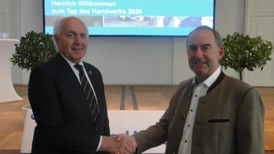 Sie begrüßten die Gäste beim „Tag des Handwerks” in der Orangerie: BHT-Präsident Franz Xaver Peteranderl (links) und Wirtschaftsminister Hubert Aiwanger. (Foto: Winfried Vennemann)