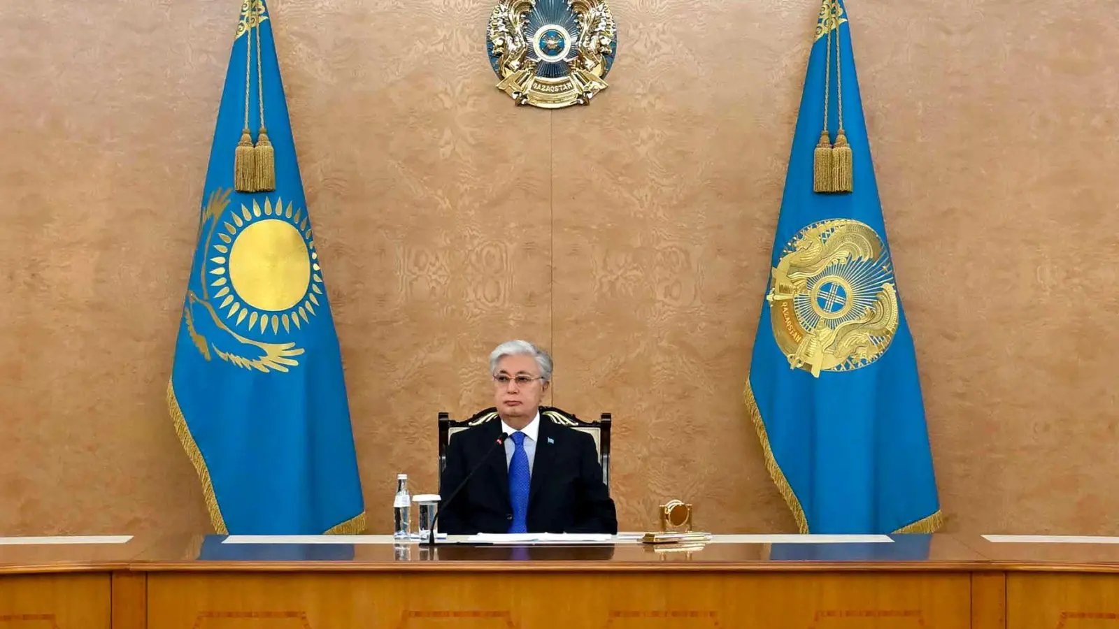 Auch Präsident Tokajew reagierte auf den Brand mit vielen Toten. (Archivbild) (Foto: Uncredited/Kazakhstan's Presidential Press/AP/dpa)