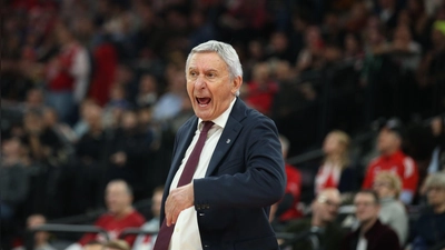 Bayern-Trainer Svetislav Pesic sah eine enttäuschende Münchener Leistung nach der Pause. (Archivbild) (Foto: Matthias Stickel/dpa)