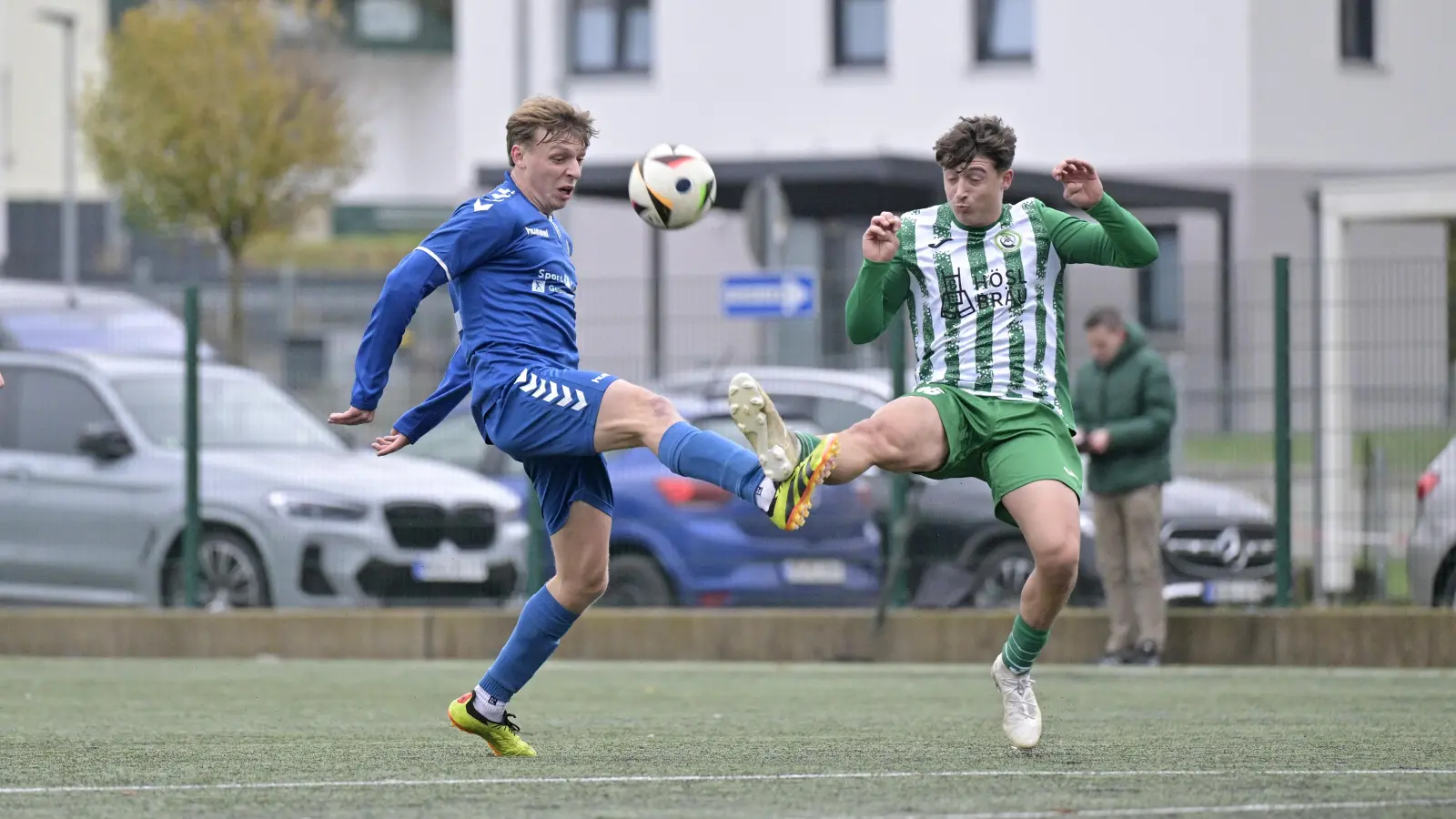 Finn Körger (links, in einem anderen Spiel) traf zum 1:0 für den SVG Steinachgrund. (Foto: Martin Rügner)