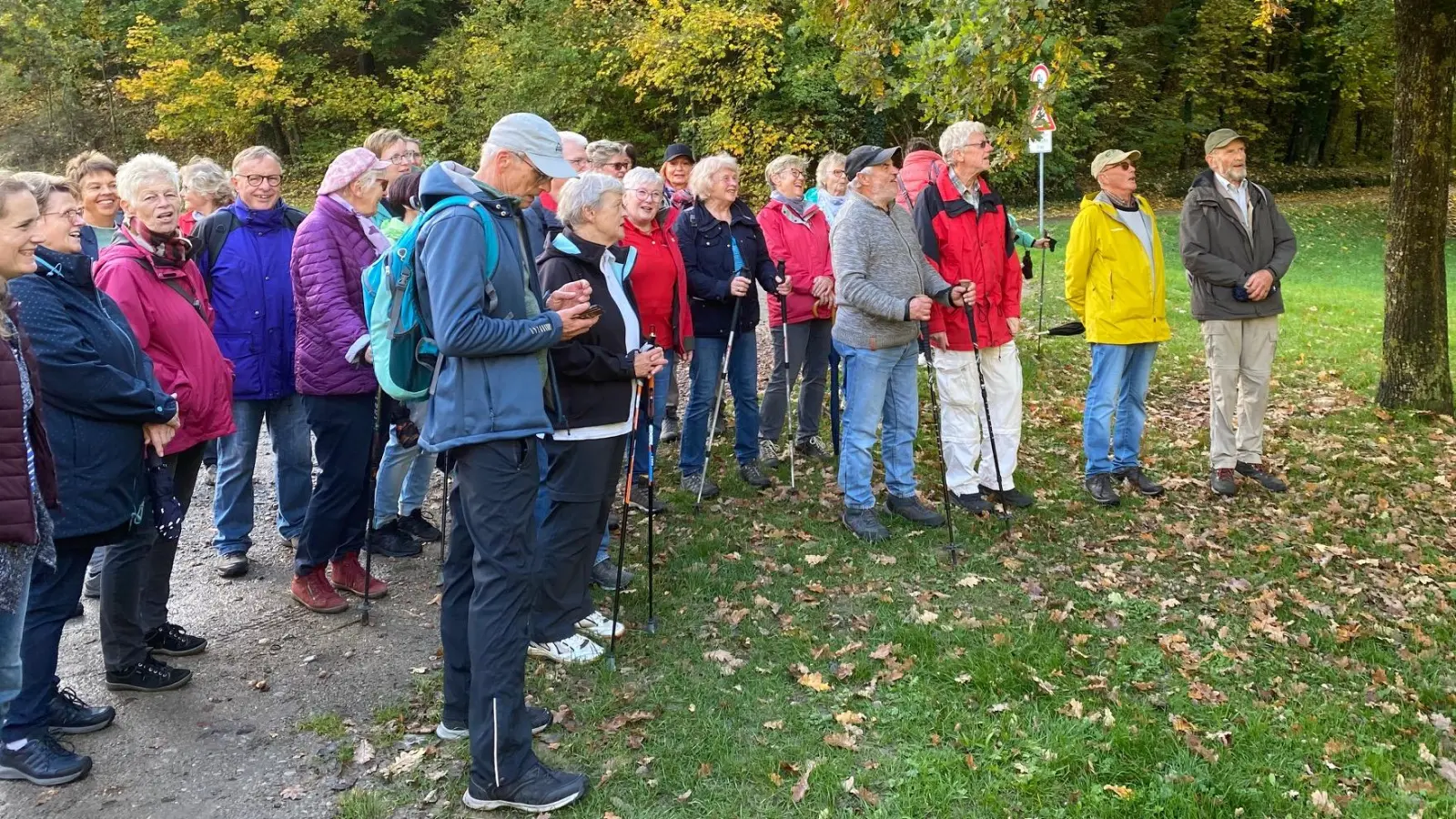 Bei der Herbstwanderwoche trotzten die Teilnehmenden auch in den vergangenen Jahren Wind und Regen und begaben sich auf verschiedene Touren rund um die Stadt. Heuer stehen unter anderem Mühlen, Weinberge und Pilgerwege auf dem Programm. (Archivfoto: Tourismus-Service)