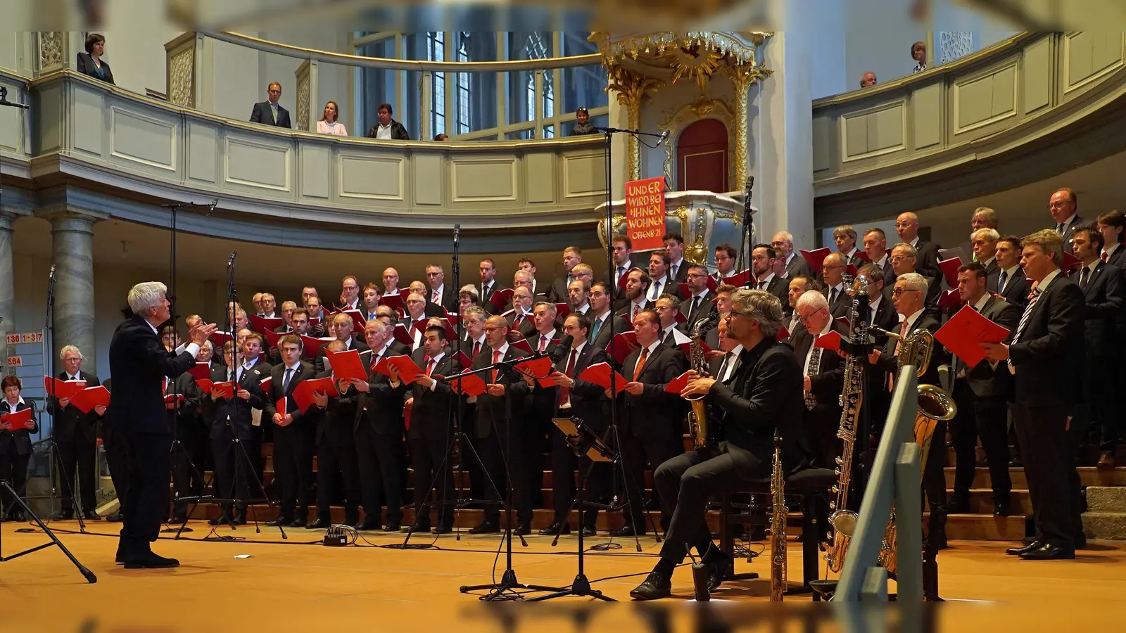 Von Ludwig van Beethoven über Johannes Brahms bis hin zu Franz Schubert: Monte Soprano brachte zum feierlichen Anlass ein Programm mit insgesamt 19 Liedern mit in die St.-Gumbertus-Kirche. (Foto: Elke Walter)