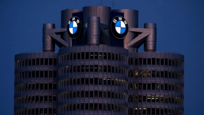 BMW ruft Hunderttausende Autos wegen Brandgefahr zurück. (Symbolbild) (Foto: Peter Kneffel/dpa)