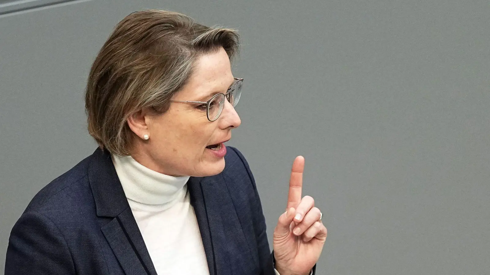 „Brauchen Straftatbestände, die das Problem der digitalen Bildmanipulationen gezielt adressieren“: Bundesjustizministerin Hubig. (Archivbild) (Foto: Michael Kappeler/dpa)