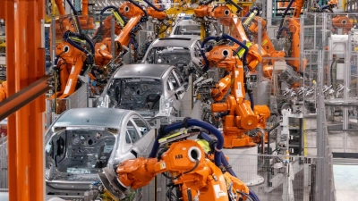 Obwohl der Autoexport eingebrochen ist, legt der bayerische Außenhandel insgesamt zu. (Symbolbild) (Foto: Daniel Josling/dpa)
