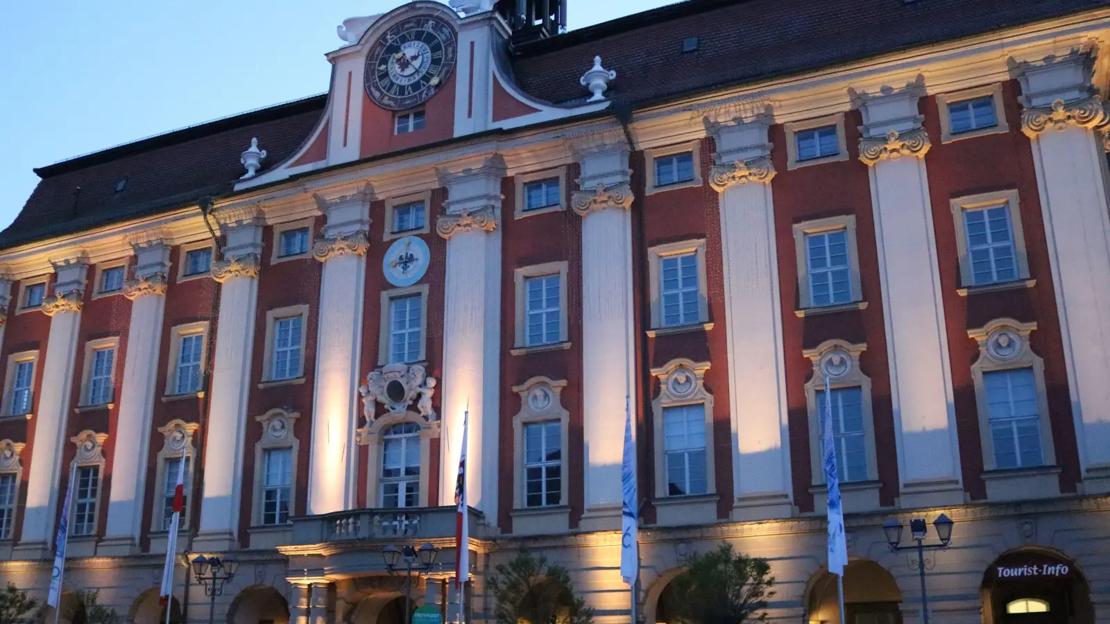 Im Bad Windsheimer Rathaus strebt man an, Ordnung in die Bauleitplanung zu bringen. (Archivbild: Hans-Bernd Glanz)