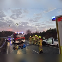 Die Feuerwehr Neustadt ist prinzipiell gut ausgestattet und wie bei diesem Unfall auf der B8 beim Chauseehaus auch meist innerhalb der Zehn-Minuten-Frist vor Ort. Im Süden des Stadtgebietes allerdings hat der Fachplaner eine Lücke ausgemacht.  (Archivbild: Rainer Weiskirchen)