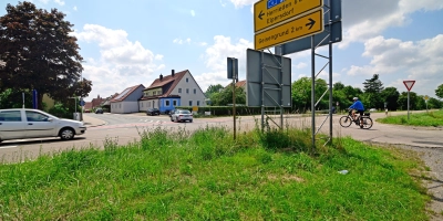 Ampel oder Kreisverkehr? Das Staatliche Bauamt ist für die kostengünstigere Lichtsignalanlage, der Stadtrat aber favorisiert die große und deutlich teurere Lösung. (Foto: Jim Albright)