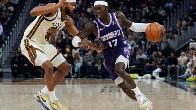 Dennis Schröder (r.) kam auf 15 Punkte. (Foto: Godofredo A. Vásquez/AP/dpa)