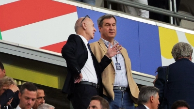 Markus Süder (r.) war während der EM auch im Münchener Stadion zu Gast. (Foto: Christian Charisius/dpa)