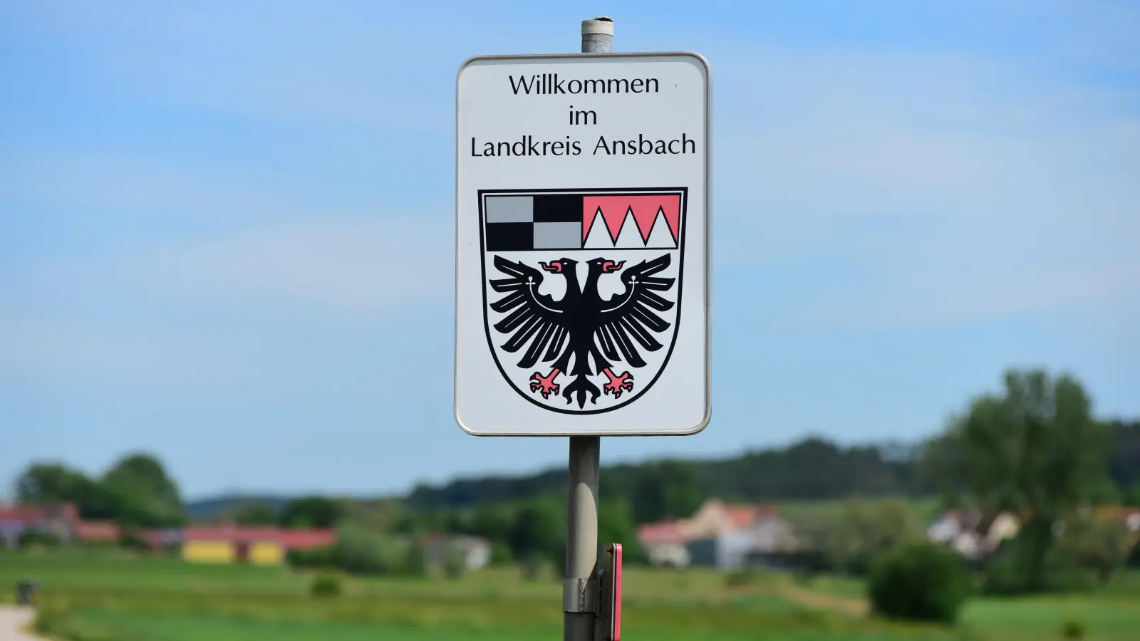 Der Landkreis Ansbach belastet seine Mitgliedsgemeinden weniger stark als zunächst geplant. (Foto: Jim Albright)