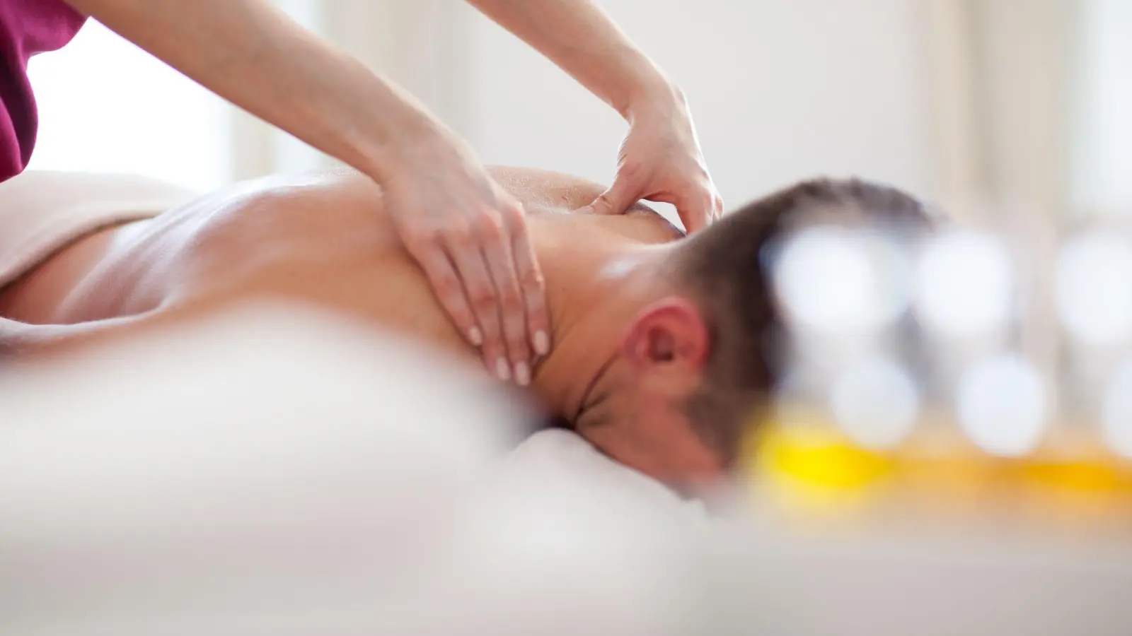 Wer Wohnraum für gewerbliche Zwecke nutzen möchte, braucht zwingend vorher die Genehmigung der Baubehörde. (Foto: Christin Klose/dpa-tmn)