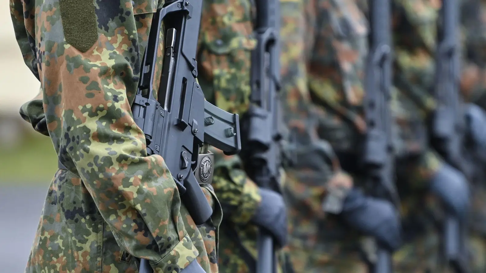 Die Bundeswehr soll mit 120.000 neuen Sturmgewehren ausgestattet werden. (Foto: Patrick Pleul/dpa-Zentralbild/dpa)