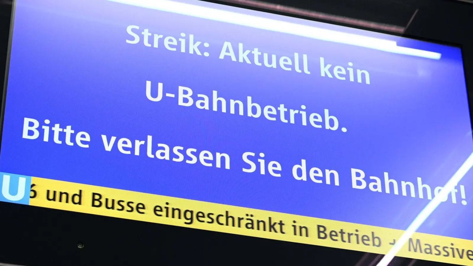 Am Freitag und Samstag will Verdi den Nahverkehr in mehr als einem Dutzend bayerischen Städten bestreiken. (Archivbild) (Foto: Felix Hörhager/dpa)