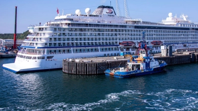 Die „Viking Star“ - hier im Hafen von Rügen - macht einen Bogen um die erdbebengeplagte Insel Santorini. (Archivfoto) (Foto: Jens Büttner/dpa-Zentralbild/ZB)