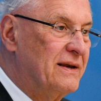 „Bei der kommenden Landtagswahl soll es bei der bisherigen Verteilung der Mandate auf die sieben Regierungsbezirke bleiben“, sagte Bayerns Innenminister Joachim Herrmann (CSU). (Archivbild) (Foto: Sven Hoppe/dpa)