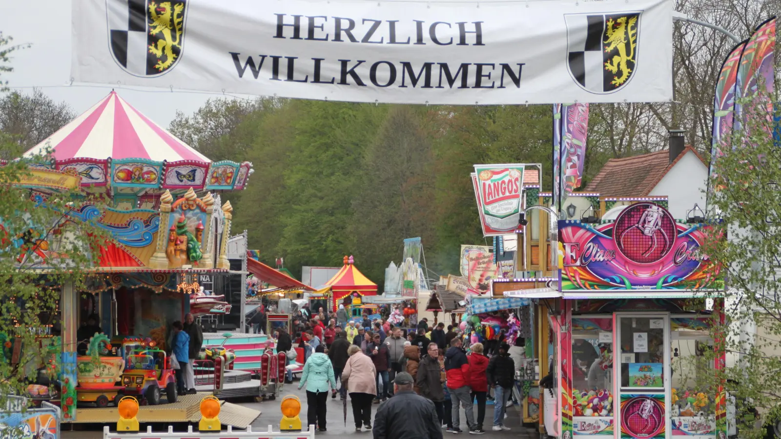 Das Walpurgi-Fest zählt zu den Höhepunkten im Veranstaltungskalender der Stadt Uffenheim. Fünf Tage lang wird ausgelassen gefeiert.  (Foto: Hans-Bernd Glanz)
