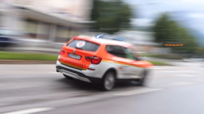 Der Mann musste in ein Krankenhaus gebracht werden. (Symbolbild) (Foto: Karl-Josef Hildenbrand/dpa)