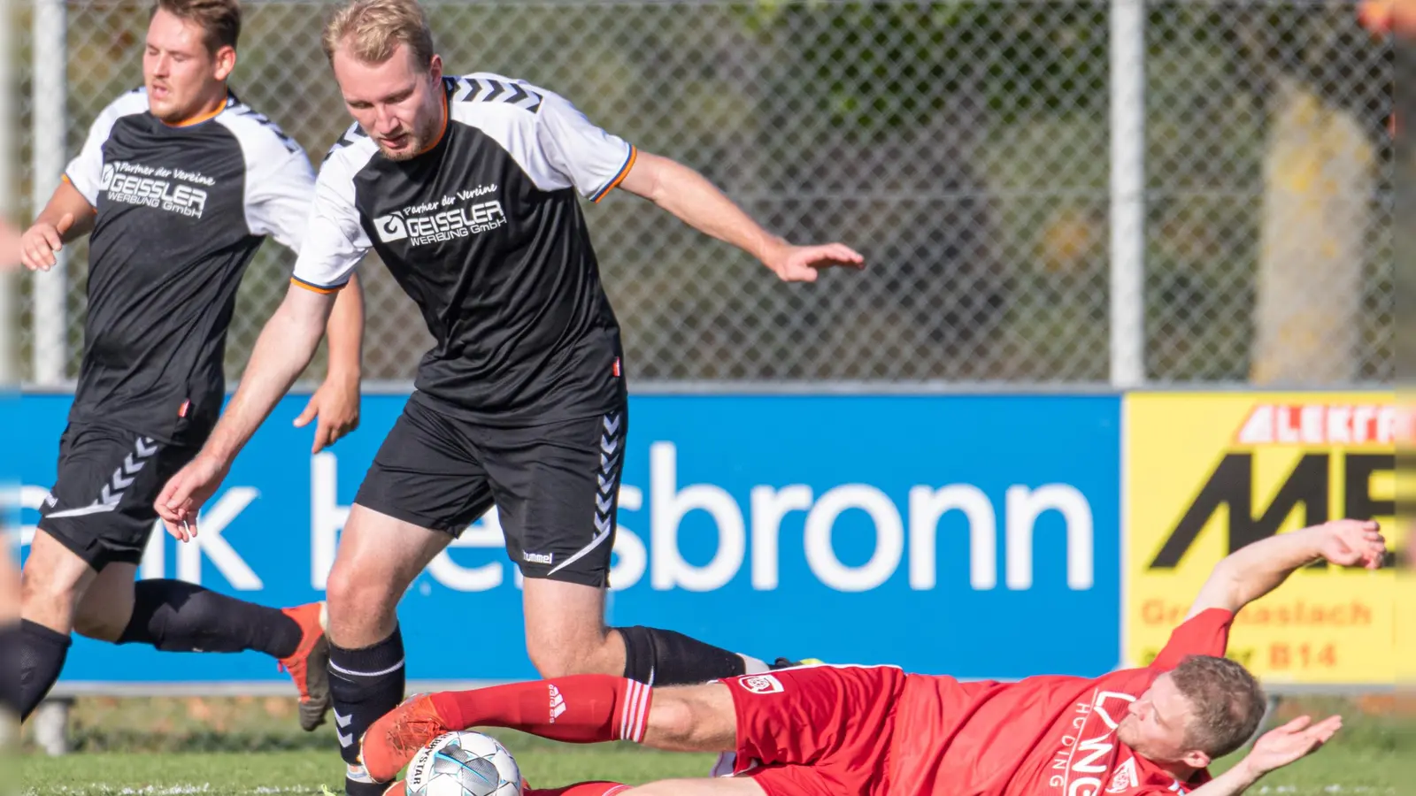 Der FC Heilsbronn spielte zuletzt vor drei Jahren in der Kreisklasse, Lukas Müller (vorne oben) war damals schon dabei. In der kommenden Saison könnte es für den aktuellen Spitzenreiter wieder soweit sein. (Foto: Markus Zahn)