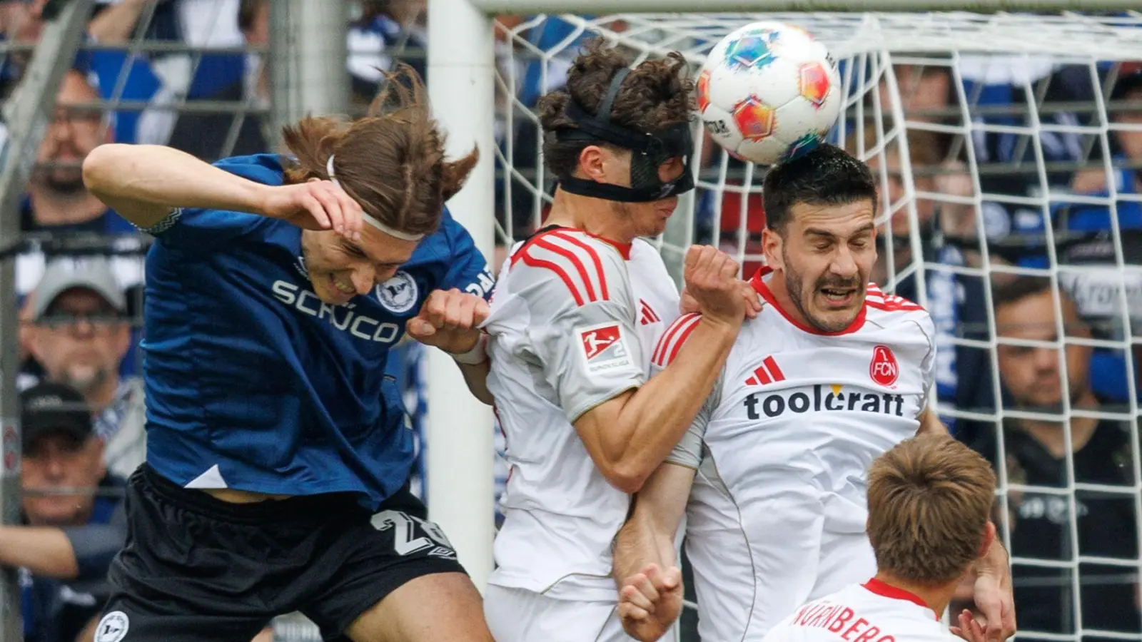 Bielefeld und Nürnberg trennen sich unentschieden. (Foto: Friso Gentsch/dpa)