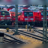 Bayerns Regionalbahnen kamen 2025 nochmals unpünktlicher als 2024. (Symbolbild) (Foto: Peter Kneffel/dpa)