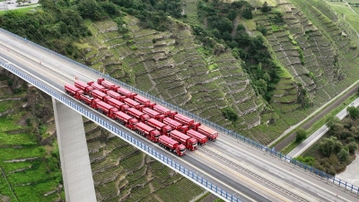 Die marode Moseltalbrücke bei Winningen soll in den nächsten Jahren saniert werden. (Foto: Maurice Kaluscha/Autobahn GmbH/dpa)