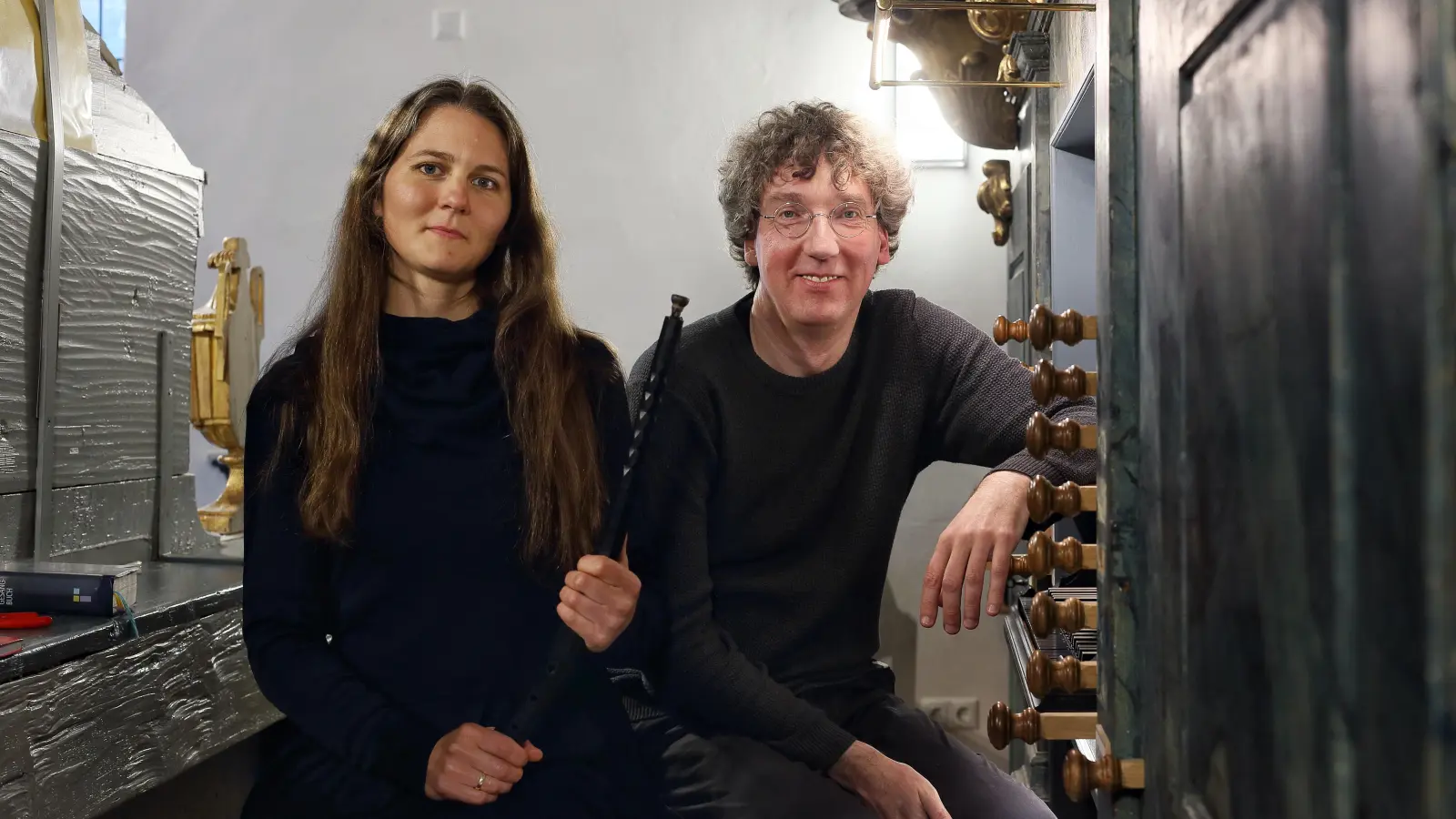 Gaben ein subtiles Himmelfahrtskonzert in Markt Nordheim: die renommierten Alte-Musik-Spezialisten Anna Schall und Léon Berben. Sie führten in St. Georg Musik für Zink und Orgel auf. (Foto: Thomas Wirth)