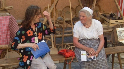 Christine Wehr-Müller (links) an Pfingsten gemeinsam mit Luise Wirsching, mit der sie sich „freundschaftlich verbunden fühlt“. (Foto: Heinz Rothkegel)
