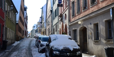 In der Nacht des 5. März 2025 soll der Angeklagte in die Wohnung des Opfers in der Ansbacher Büttenstraße eingedrungen sein und dieses brutal zusammengeschlagen haben. (Foto: Irmeli Pohl)